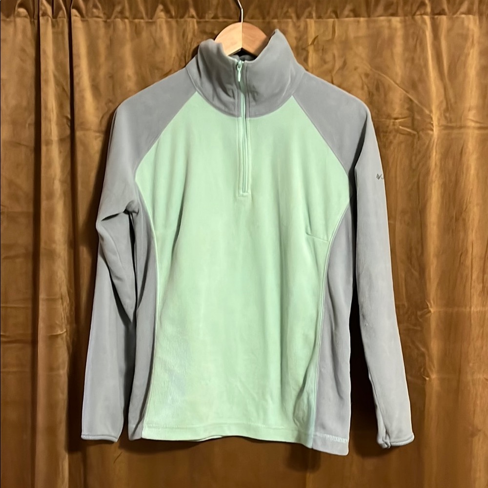 Columbia Men's Mint Green and Gray Sweater